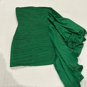 Green Mini Dress! Worn Twice! Perfect Condition!! Great for Homecoming!💚